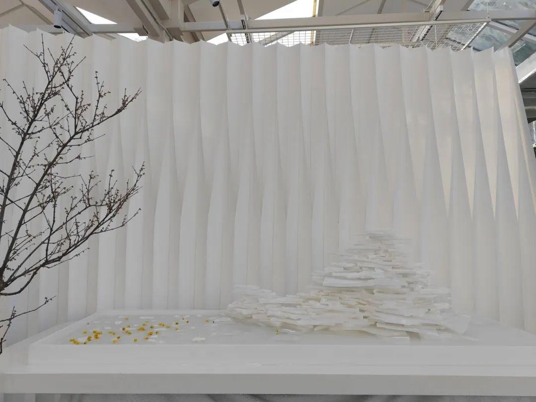 上海中山公園打造唯美“冰雪世界”,雪花藝術裝置點綴冬日浪漫