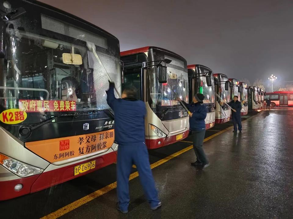 “免費公交”推行四年,烘起滿滿幸福感