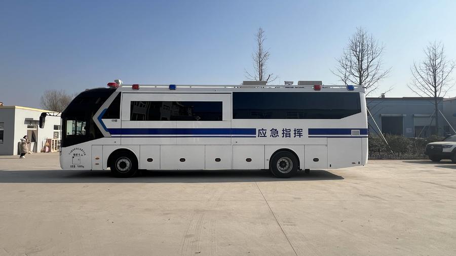 全省首輛!采用雙側拉廂艙體的客車型應急移動指揮車在新區上路