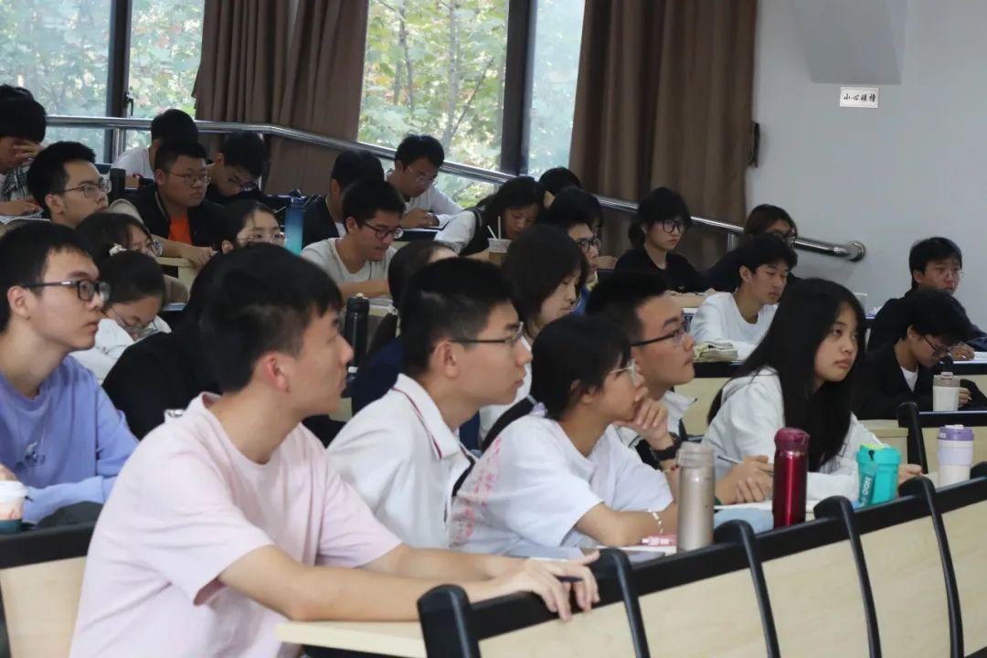 從這門“大課”,推開化學世界的大門