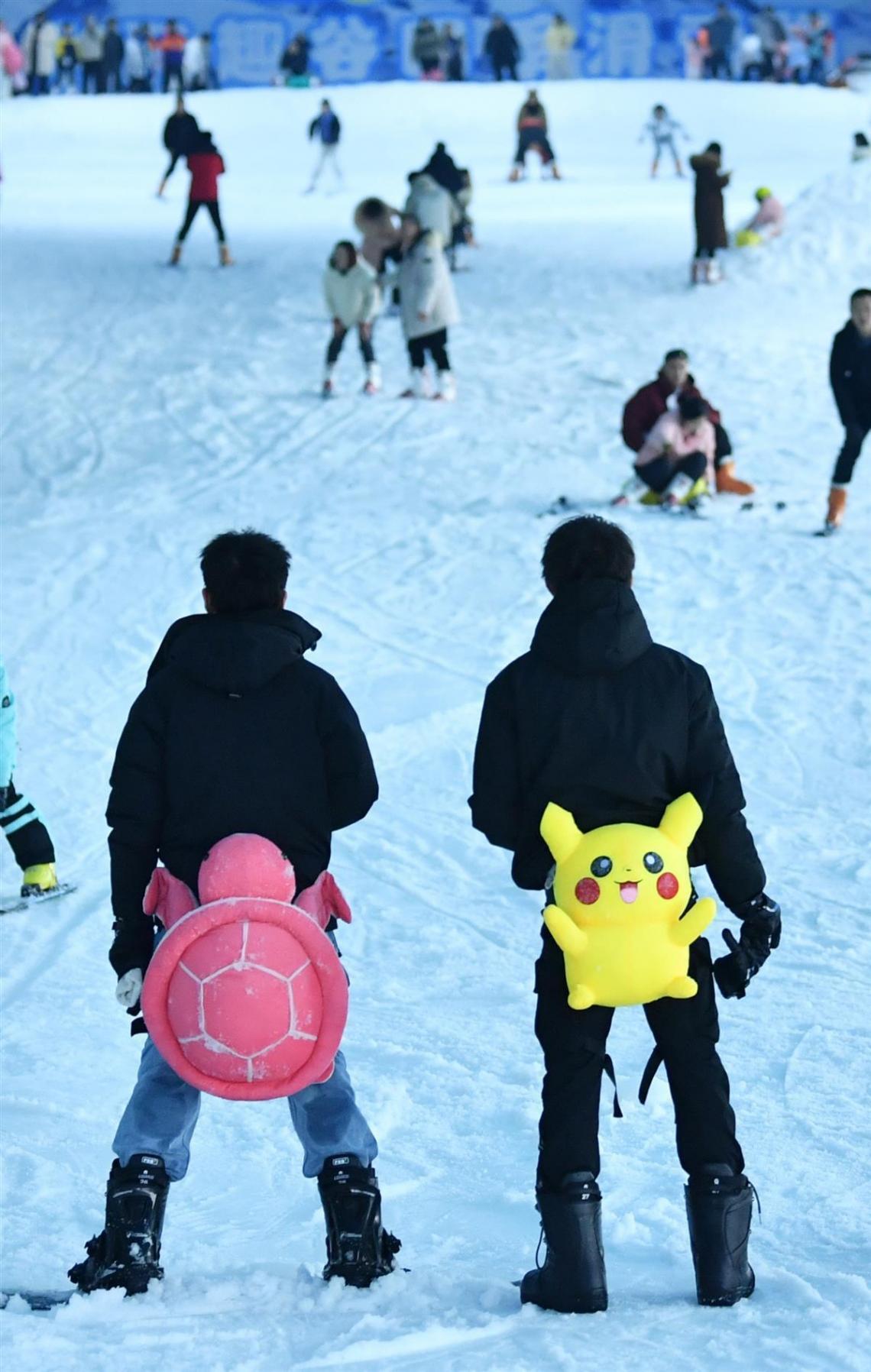 想滑雪嗎?北方有“爾濱”,江城有“趣谷”