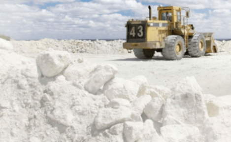 鋰電業(yè)年報(bào)慘淡,龍頭利潤(rùn)下滑七成