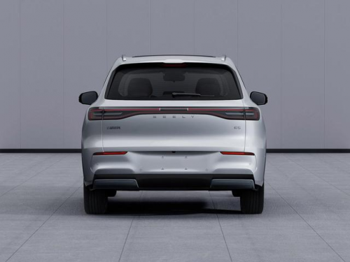 吉利“放大招”,全球車型曝光,長超4.6米,左右舵同步研發測試