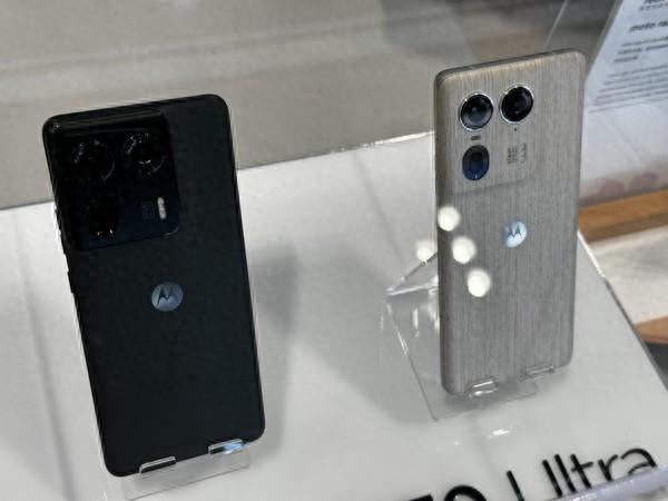 聯(lián)想Tech World盛會(huì)揭幕 首臺(tái)AI手機(jī)moto X50 Ultra國(guó)行版驚艷亮相