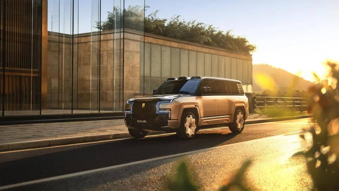 24K黃金車標,藏著仰望U8L鼎世版的東方“鼎”韻