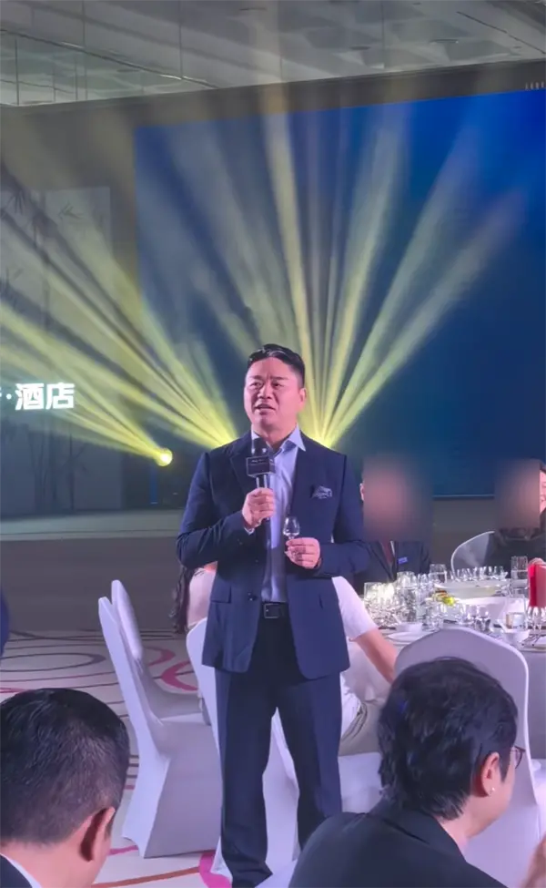 劉強東喊話美團王興：我們企業(yè)家不應(yīng)該變成仇人