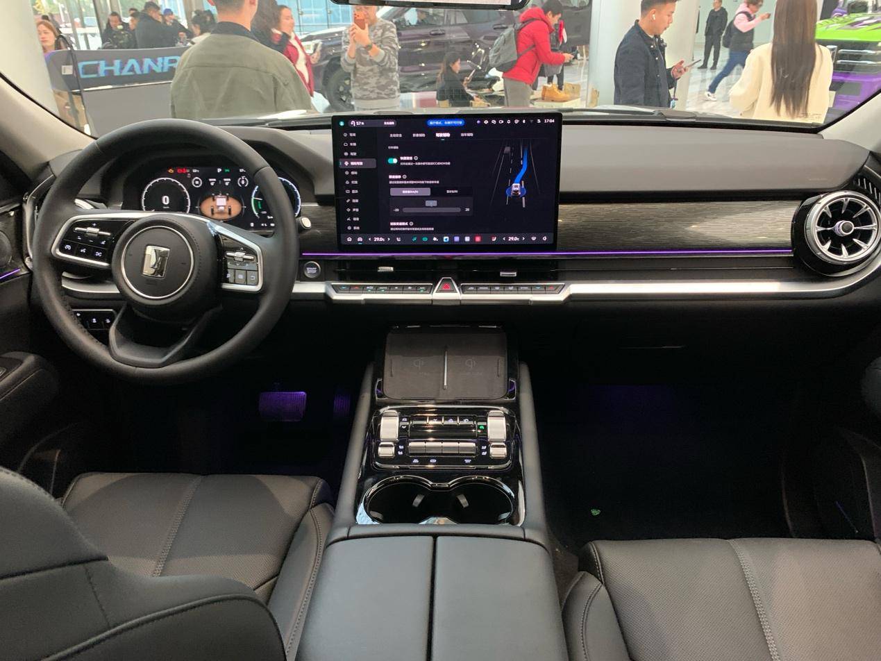 全新坦克400預售價30.98萬元起,Hi4-Z/智駕/冰箱/彩電都齊了