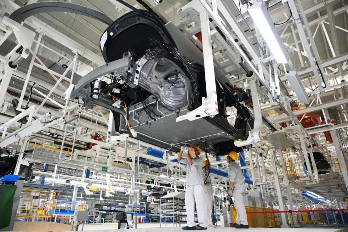 人民日?qǐng)?bào)點(diǎn)贊背后:嵐圖用自主創(chuàng)新打造國(guó)產(chǎn)新能源高質(zhì)量標(biāo)桿樣本