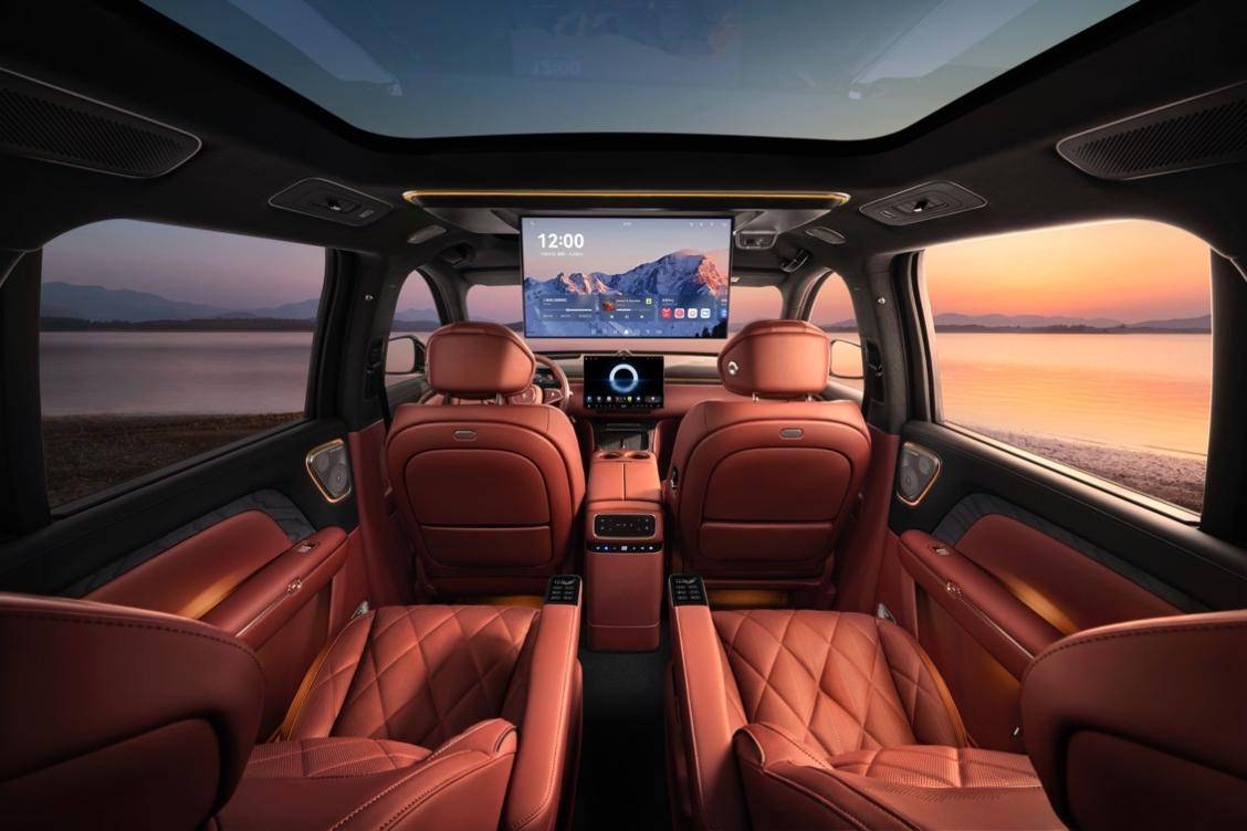 嵐圖泰山座艙首發亮相,最新版鴻蒙座艙,座椅音響重新定義豪華