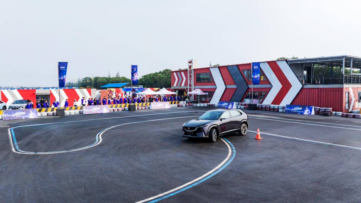 長安馬自達2025粉絲盛典上海啟幕,400萬用戶共赴新程