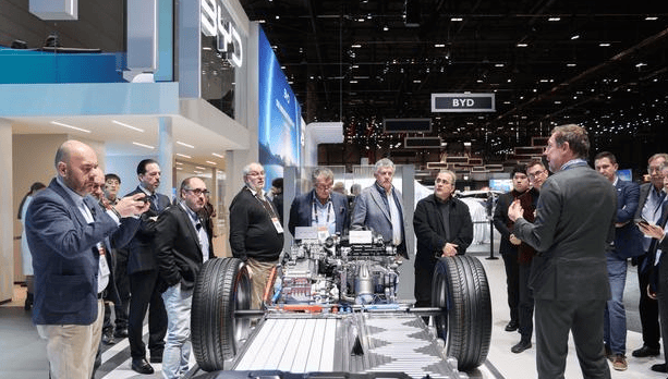 開倒車!新能源時代燃油車為何突然逆勢回暖?