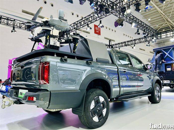 武漢車展 “改裝神器”!江淮悍途 PHEV 是皮卡 更是農業作業平臺?