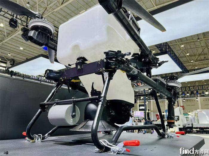 武漢車展 “改裝神器”!江淮悍途 PHEV 是皮卡 更是農業作業平臺?