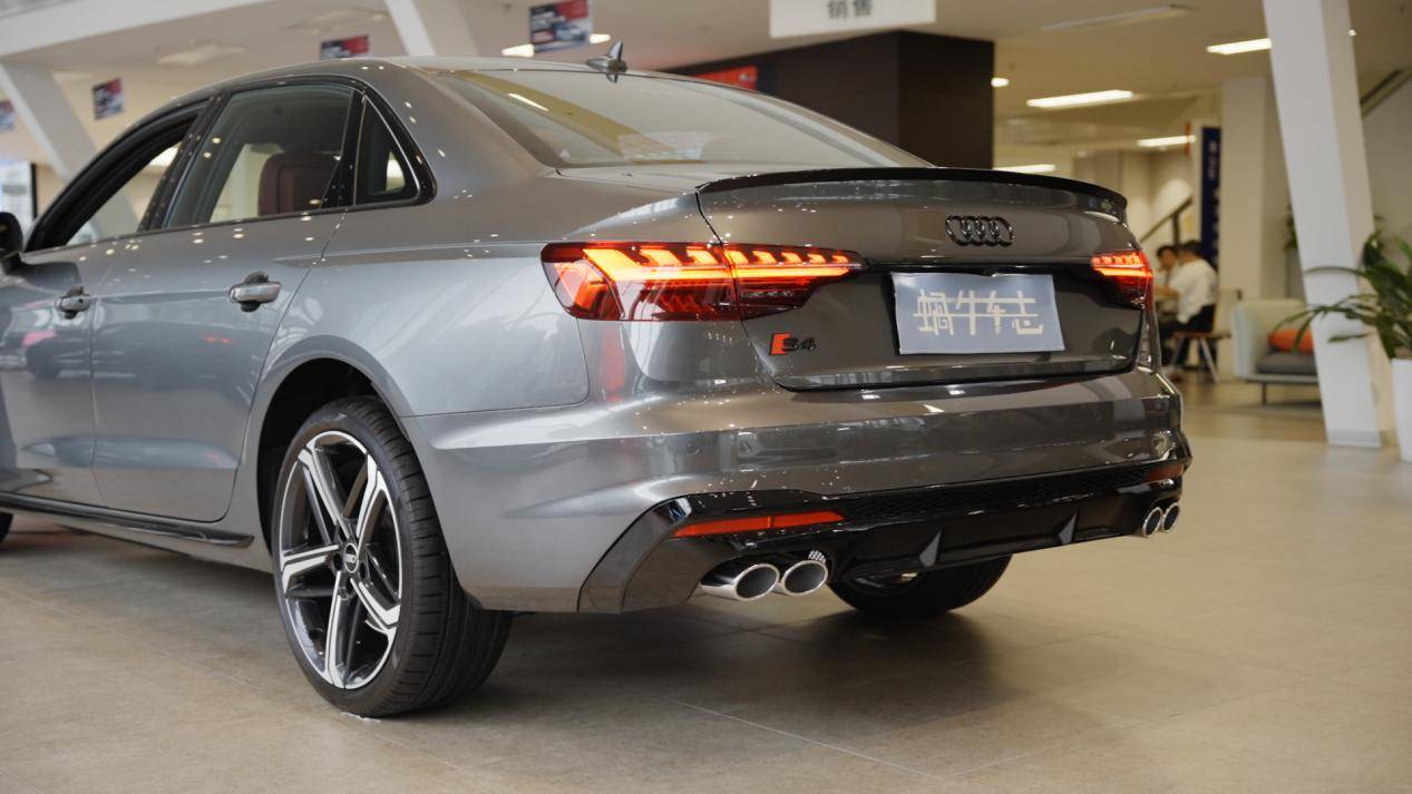 2025款?yuàn)W迪A4L全方位配置分析以及選購建議,4個(gè)車型買哪個(gè)最好?