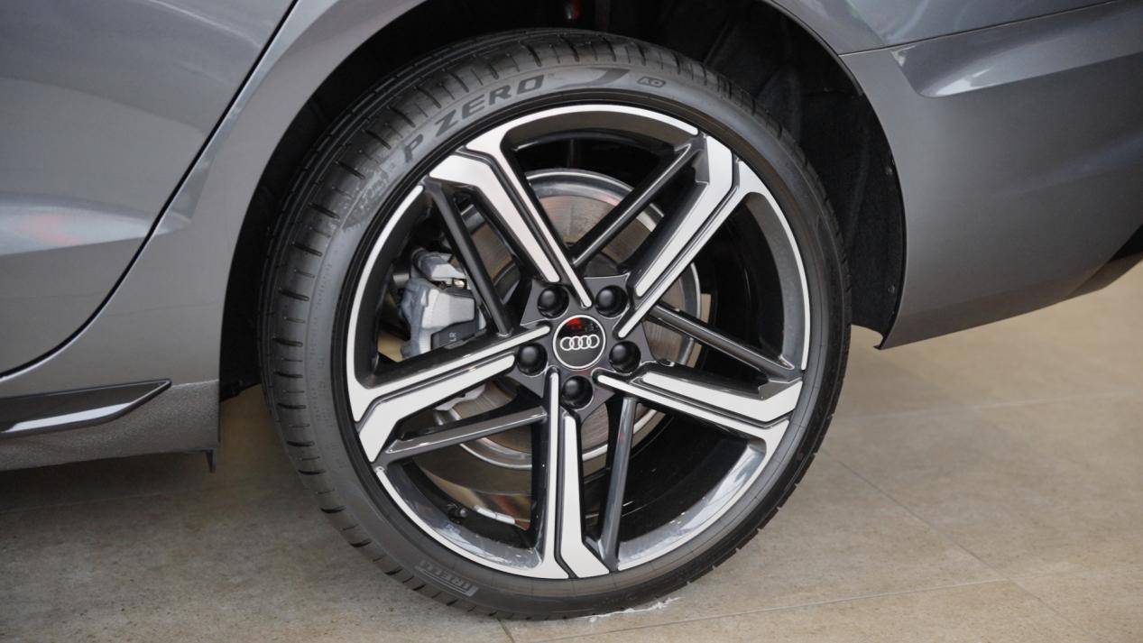 2025款?yuàn)W迪A4L全方位配置分析以及選購建議,4個(gè)車型買哪個(gè)最好?