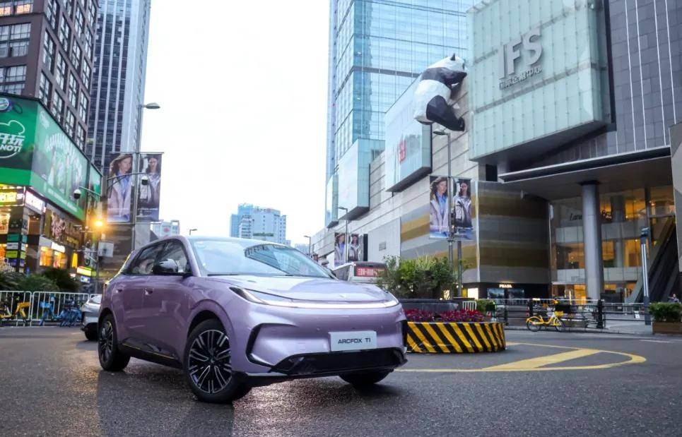 “全能選手”破圈記 :深度試駕極狐T1