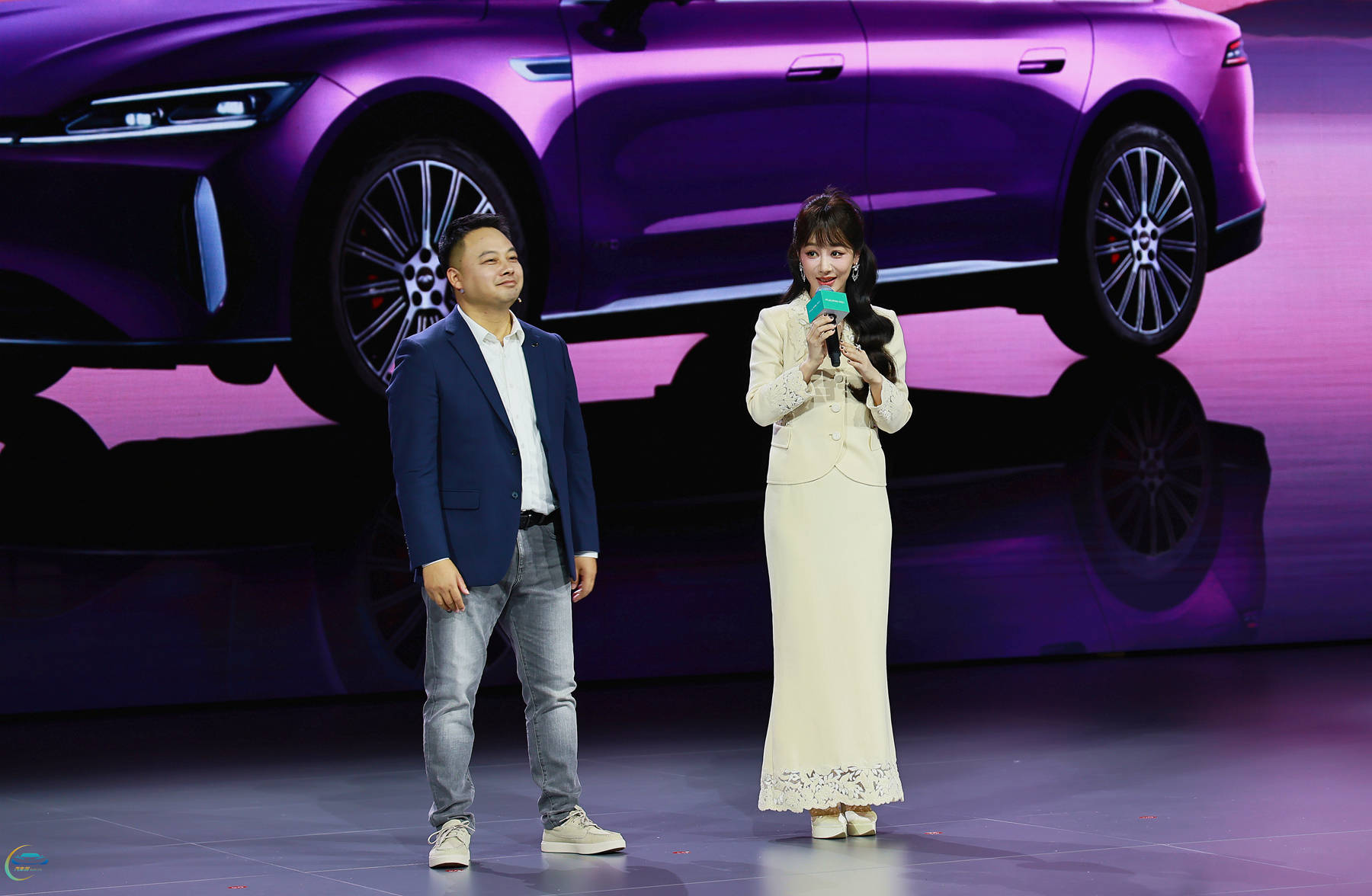 真C級再“進化” 風云A9L萬輛之上現“光輝”