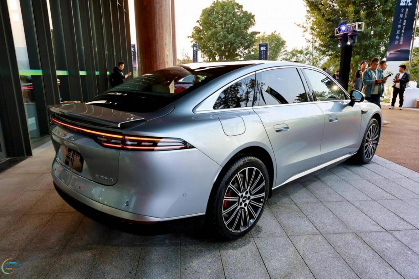 真C級再“進化” 風云A9L萬輛之上現“光輝”