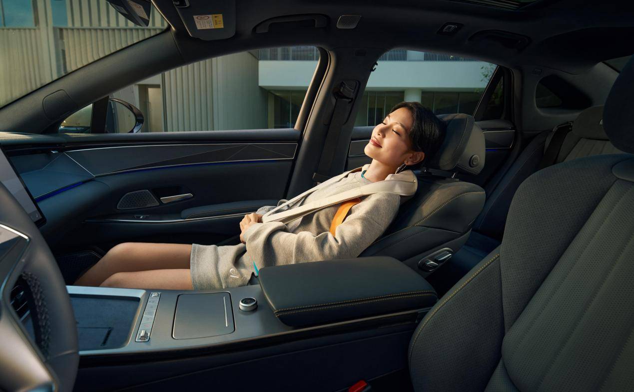 比亞迪劃時代旗艦轎車漢L攜新車色及OTA正式發布,漢L補貼后19.48萬元起