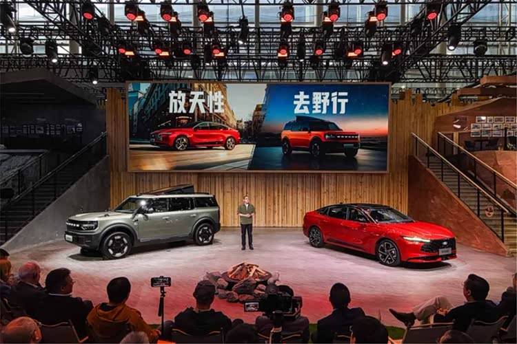 在廣州車展看福特破局,智趣烈馬與新蒙迪歐齊發,打造成了一個充滿趣味的“戶外主題樂園”