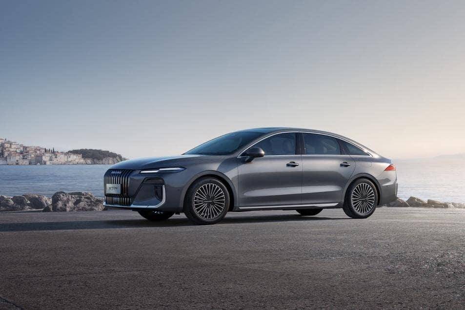 豆包大模型上車,榮威M7 DMH如何做到“高配平價”?