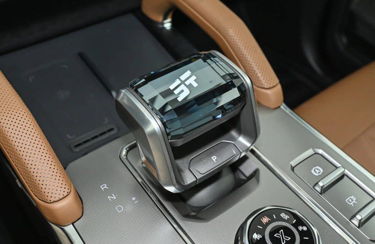 2026款捷途旅行者怎么樣?車身加長(zhǎng),方盒子油耗對(duì)比同級(jí)